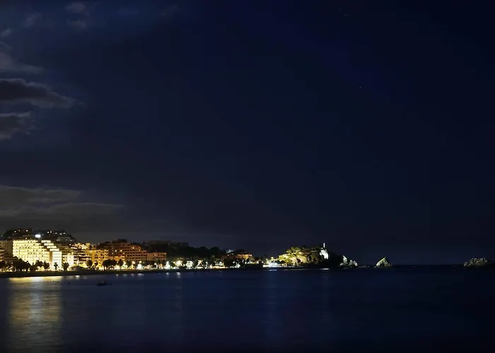 Helios Costa Tropical Отель Альмуньекар